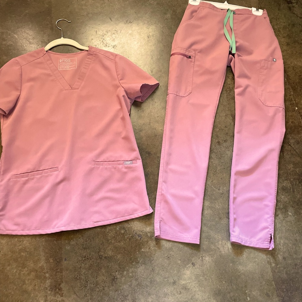 Preowned Mauve Fig Scrubs.  Top is XS  & NWOT XXS Yola Skinny Scrub Pants